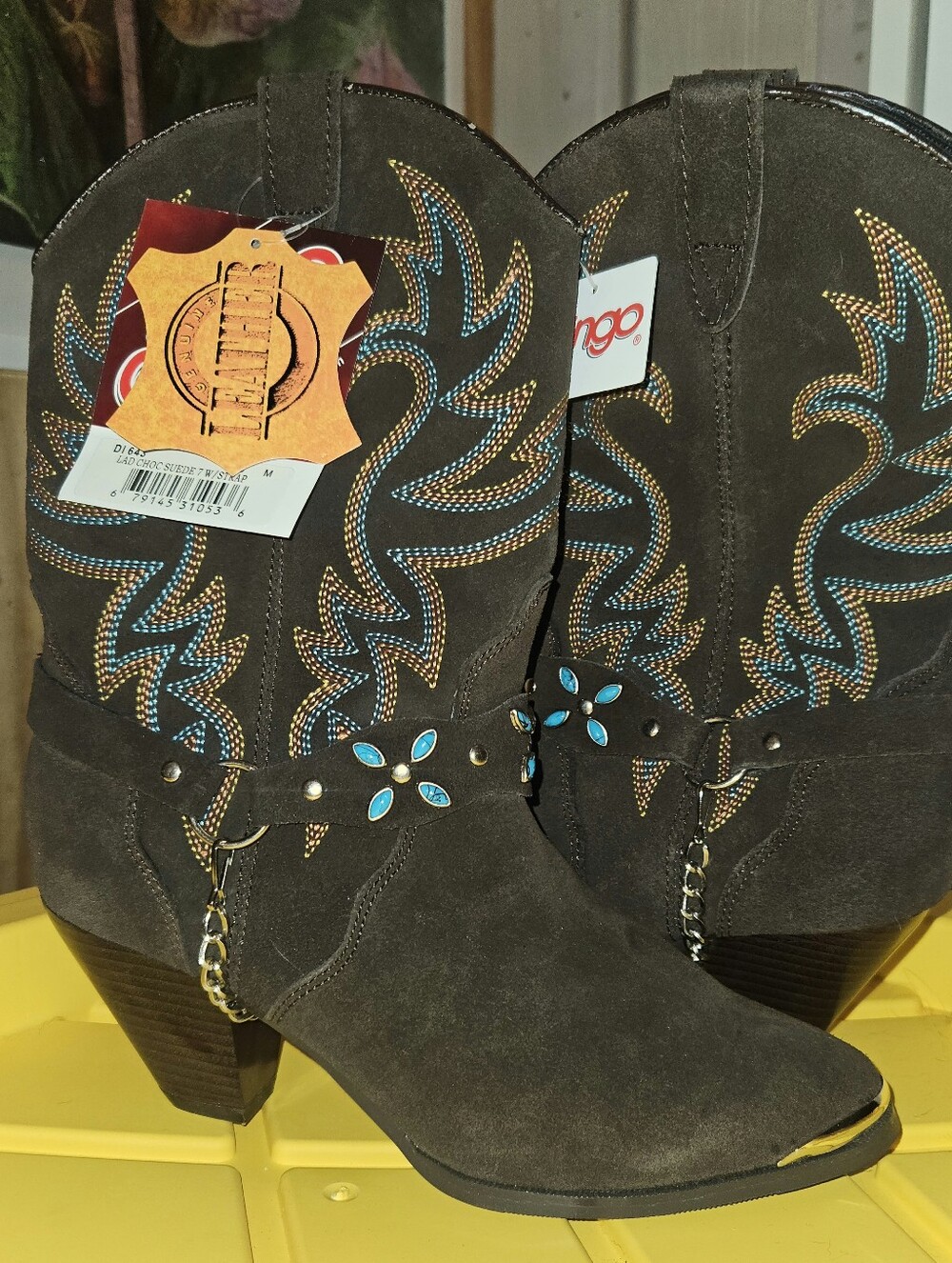 -NWT IN BOX- Women's Brown Leather Western Boots with Turquoise Accents Size 8